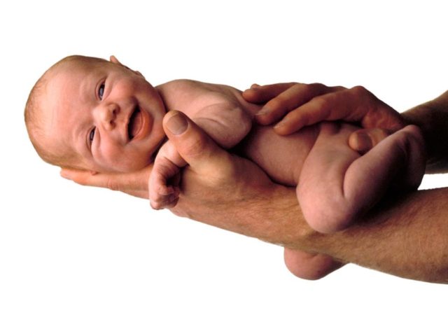 kak-razvivat'-novorozhdennogo-rebenka