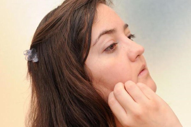 чешутся щеки